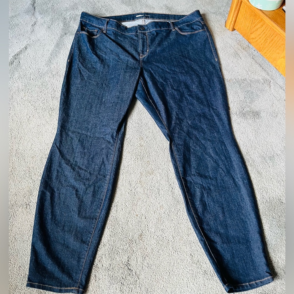 old navy blue super skinny jeans size 22 plus
never worn, only tried on